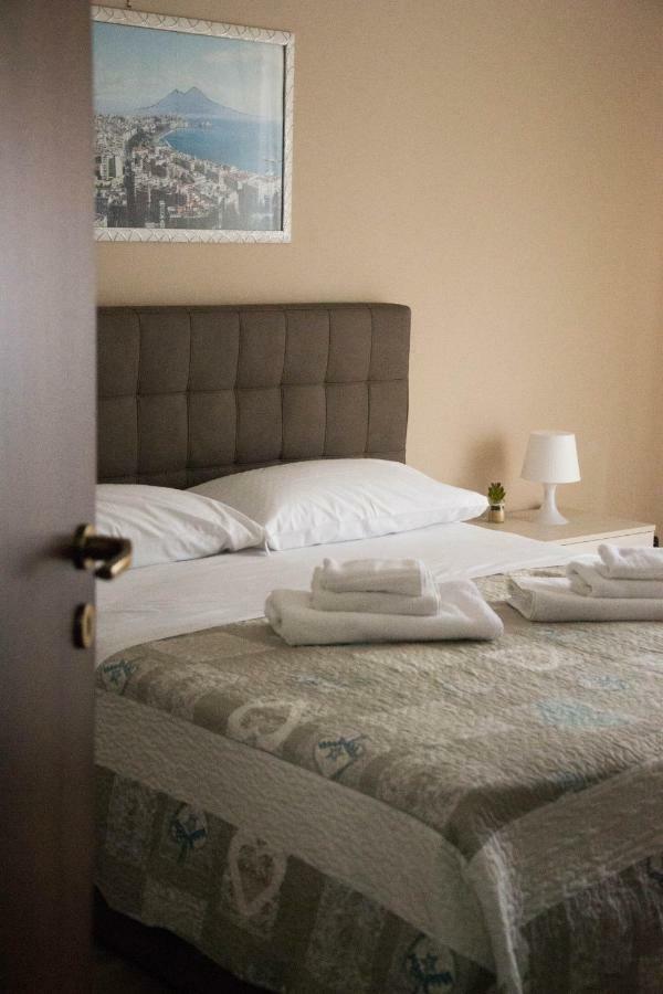 Mary'S House Bed & Breakfast เนเปิลส์ ภายนอก รูปภาพ