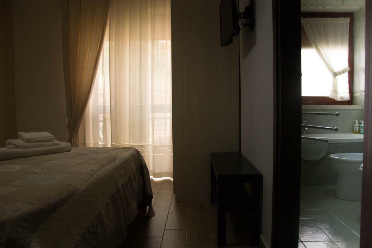 Mary'S House Bed & Breakfast เนเปิลส์ ภายนอก รูปภาพ