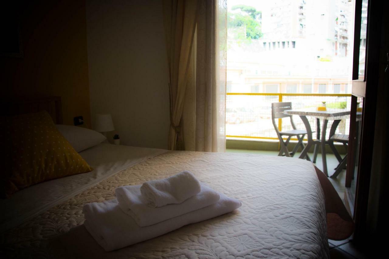 Mary'S House Bed & Breakfast เนเปิลส์ ภายนอก รูปภาพ